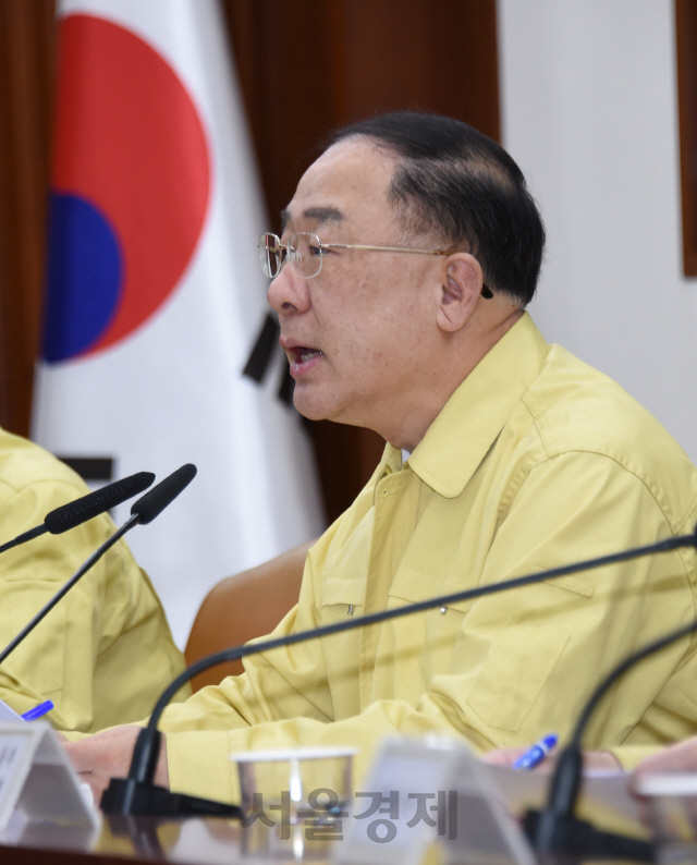 홍남기 '고용유지 지원금 1,000억→5,000억원 확대 운영'