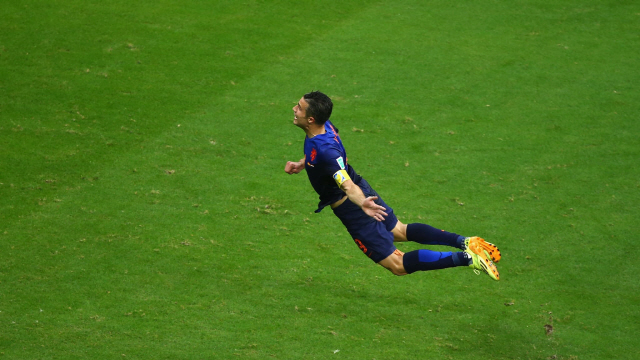 2014년 브라질 월드컵 당시 로빈 판 페르시의 ‘돌고래 헤딩’ 득점. /출처=FIFA