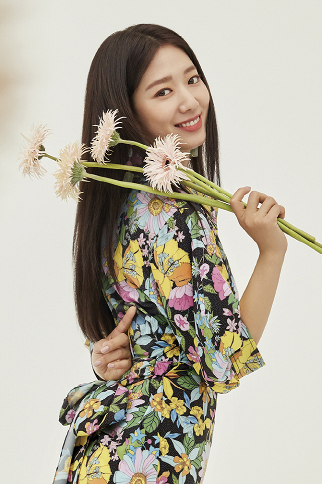 박신혜, 꽃보다 더 예쁜 싱그러움…한눈에 반해버리겠네