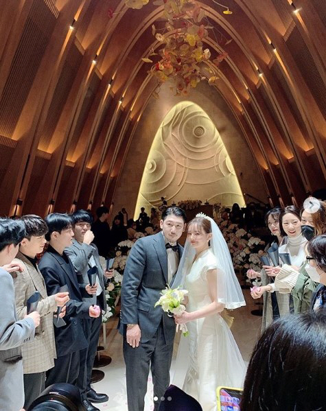 포티-칼라와 28일 결혼 '가수 부부 탄생'…'행복하게 잘 살겠다'