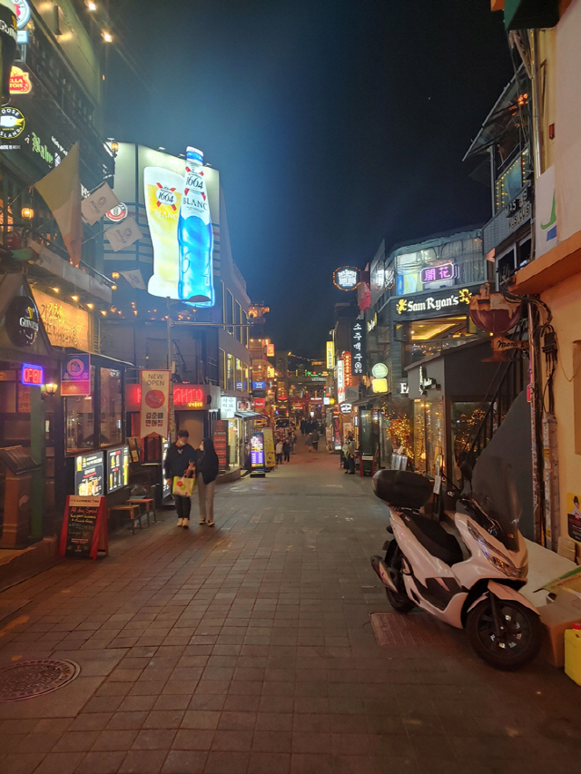 이태원 세계음식거리의 밤 풍경 /사진=고병기기자