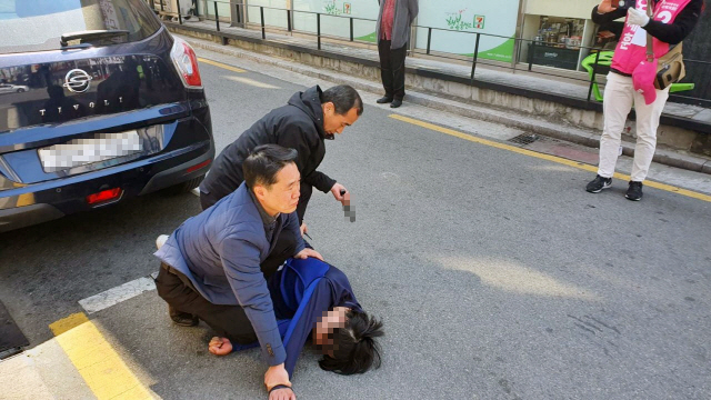 오세훈 유세차량에 흉기 들고 접근한 남성 /연합뉴스