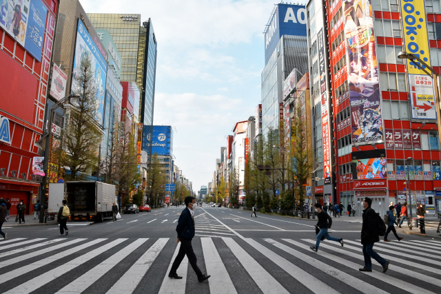 11일(현지시간) 일본 도쿄 아키하바라 쇼핑가가 평소보다 한적한 모습을 보이고 있다. /도쿄=UPI연합뉴스