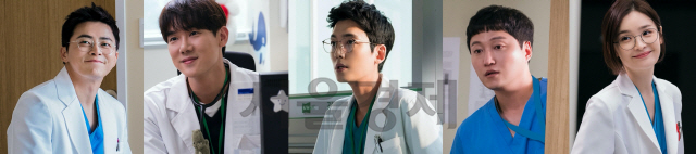 tvN ‘슬기로운 의사생활’ 출연진들. /사진제공=tvN
