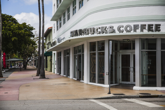 미국 플로리다에 폐쇄된 한 스타벅스 매장./블룸버그