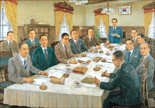 한은법 통과 뒤 1950년 6월5일 열린 최초의 금융통화위원회. /한국은행