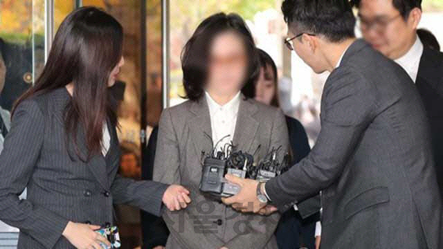 '정경심 교수 즉각 석방을' 탄원서 제출한 6만여 명 구속연장 부당하다는 이유