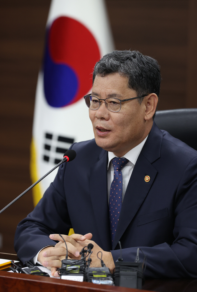 '北야생화로 신약 개발'... 김연철이 강조한 남북보건협력 핵심방안