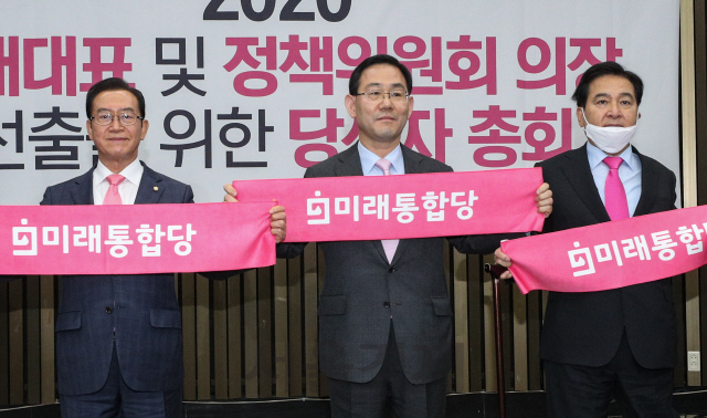 주호영, '김태년은 훌륭한 협상 파트너…협조하겠다'
