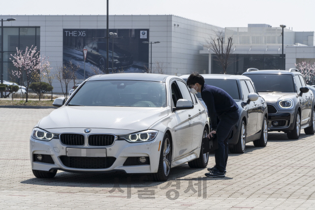 BMW그룹코리아는 지난달 31일부터 이달 12일까지 휴관 중인 BMW 드라이빙 센터를 활용해 비대면 드라이빙 프로그램인 ‘BMW 드라이빙 센터 세이프티 스루(Safety Thru) 프로그램’을 운영 중이다./사진제공=BMW그룹코리아