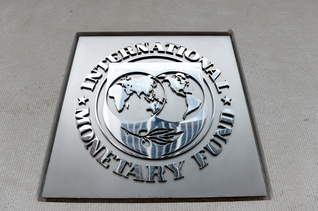 미국 워싱턴DC에 위치한 국제통화기금(IMF) 본부에 걸린 로고 /AFP연합뉴스