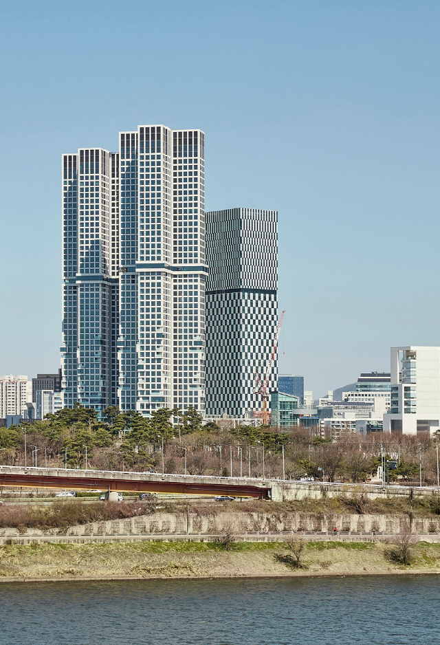 '한강변 49층 아파트' 아크로 서울포레스트 미계약분 3가구 추가 공급