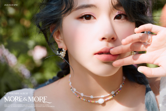 트와이스 채영 ‘MORE & MORE’ 티저 이미지 / 사진=JYP엔터테인먼트 제공