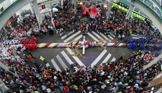 매년 울산시 중구 도심에서 열리는 마두희축제 모습. 올해는 코로나19 장기화로 취소됐다. /사진제공=울산시