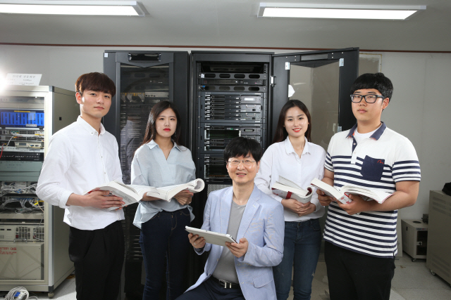 와이즈유 스마트공과대학은 4차산업의 첨단분야 학과인 AI·컴퓨터공학과를 신설 개편하고 2021학년도 신입생을 모집한다. 스마트공과대학 컴퓨터공학과 모습./사진제공=와이즈유