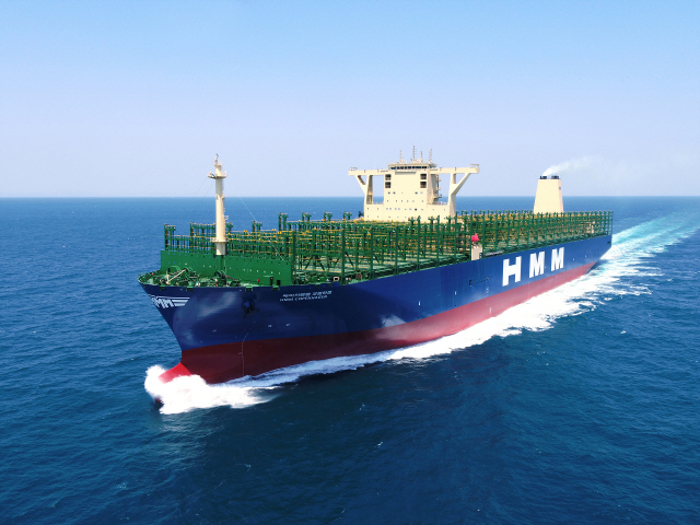 대우조선해양, 독자기술 탑재된 초대형 컨선 HMM에 인도
