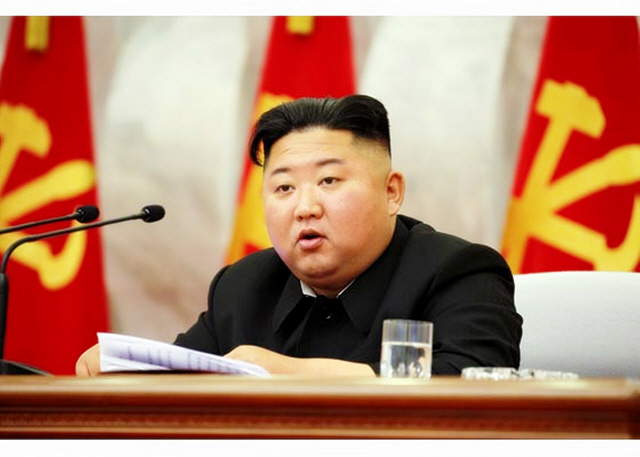 北김정은 3주만에 재등장... '핵전쟁 억제력 강화'