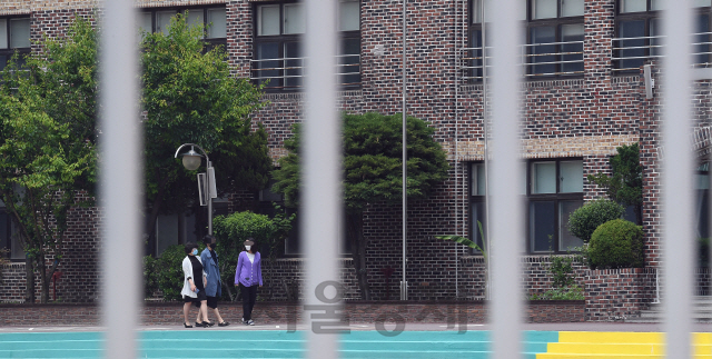 등교 다시 연기된 강서구 초등학교