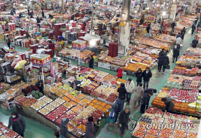 '농산물 거래도 언택트 시대'…양파·마늘 온라인 도매시장 열린다