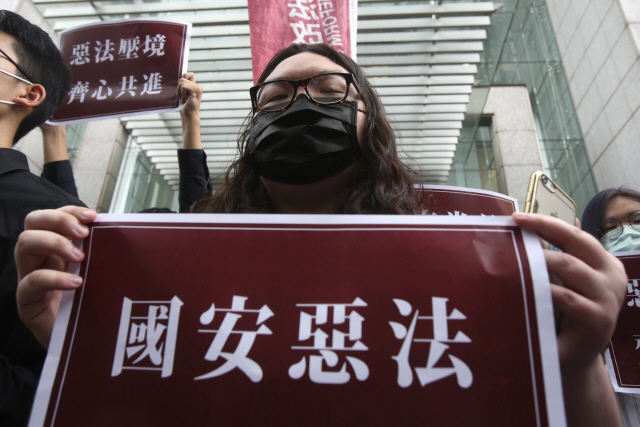 리커창 '홍콩 장기번영 도움'...美엄포에도 홍콩보안법 밀어붙이는 中