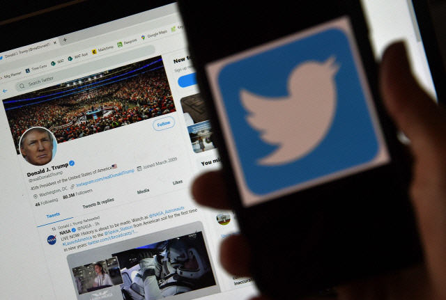 '팩트체크하라'는 트위터에 뿔난 트럼프, 행정명령으로 즉각 보복