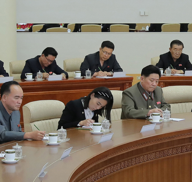 북한이 지난 7일 김정은 국무위원장 주재로 개최한 당 정치국 회의에 김여정 노동당 제1부부장이 참석했다. /연합뉴스