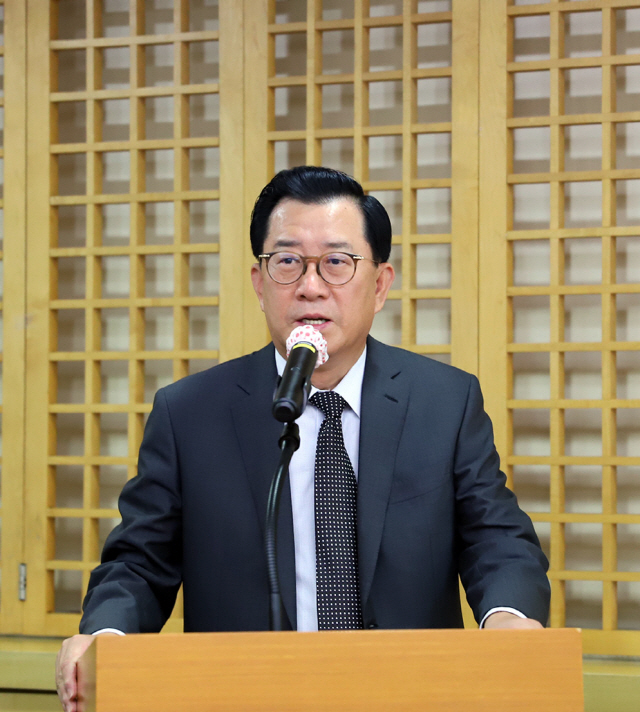 김영식 신임 한국공인회계사회 회장이 17일 오후 서울 충정로 한공회관에서 당선 소감을 말하고 있다. /사진제공=한국공인회계사회