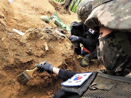 DMZ 화살머리고지 유해발굴 작업 일시 중단