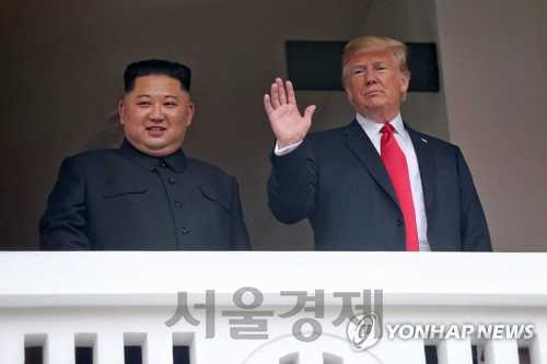 도널드 트럼프(오른쪽) 미국 대통령과 김정은. /연합뉴스