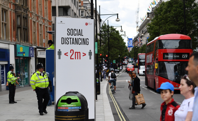 코로나19로 사회적 거리두기를 시행하고 있는 영국 런던의 풍경 /EPA연합뉴스