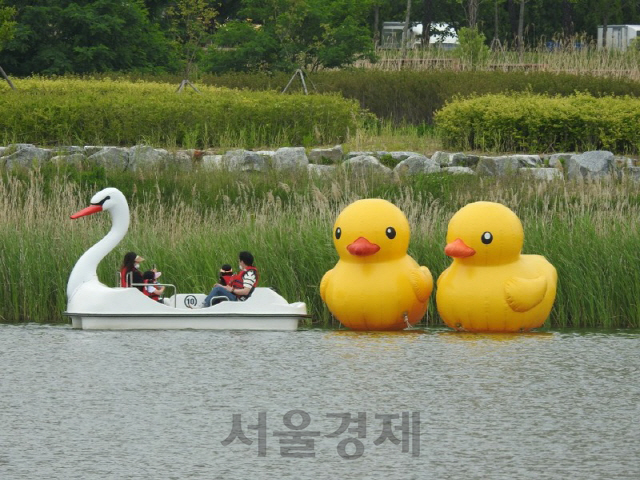 인천경제자유구역인 청라호수공원 수상레저시설./사진제공=인천경제자유구역청