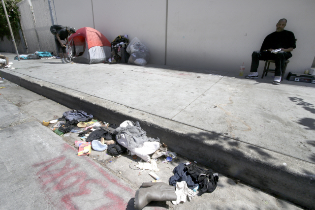 미국 캘리포니아 할리우드 거리의 노숙인들 /연합뉴스
