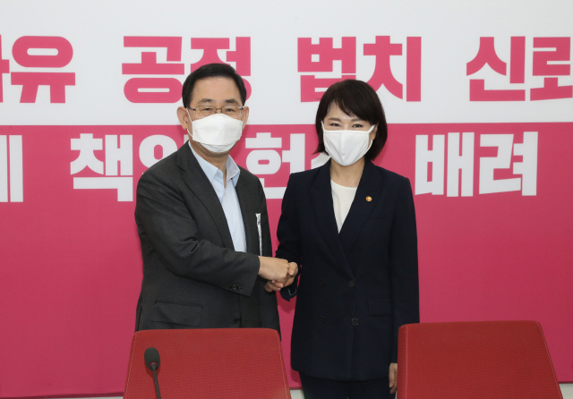 주호영, 전현희 국민권익위원장에 '공직사회 공정 문제 심각하다'