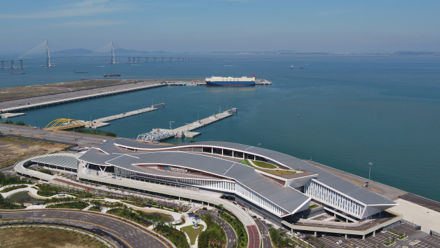지난달 15일 공식 개장한 인천항 신국제여객터미널 전경./사진제공=인천항만공사