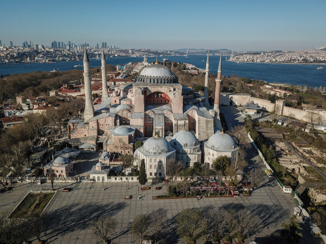 결국 모스크로 개조되는 터키 성소피아… '관광객들도 관람은 가능'