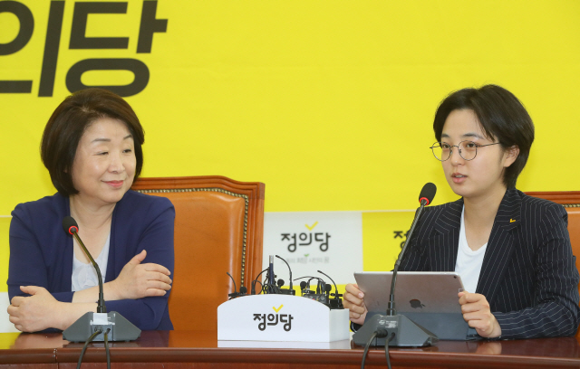 류호정(오른쪽) 정의당 의원, 심상정 정의당 대표. /사진=연합뉴스