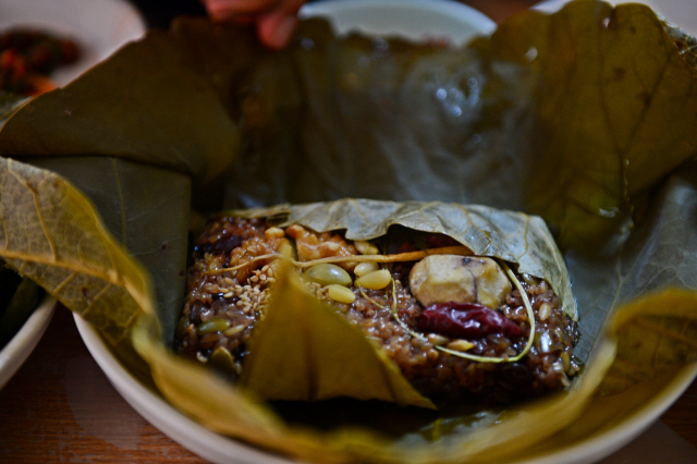 순창미소식당의 연잎밥.