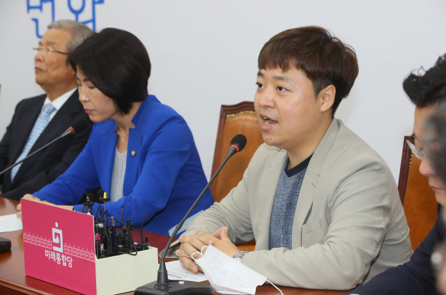 '서울시 '섹스 스캔들'' 발언 일파만파 정원석에 진중권 '똥볼 받아서 자살골'