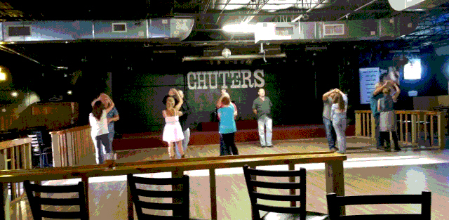 미국 텍사스의 한 술집에서 춤판이 벌어지고 있는 모습./구글지도 캡처