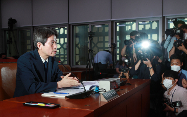 이인영 통일부 장관 후보자가 23일 오전 서울 여의도 국회 외교통일위원회 인사청문회에서 질의에 답하고 있다./연합뉴스