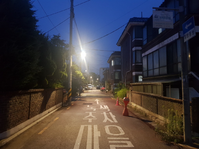 “밤길 안전하게” 서울 강동구, 천호동 노후 가로등 LED로 교체