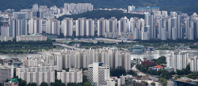 서울 용산구와 서초구 일대 아파트들. /연합뉴스