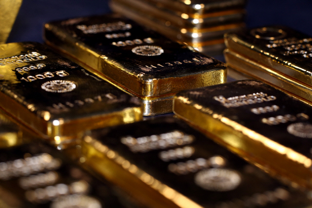 금값 사흘연속 최고…2년 안에 80% 더 오른다고?