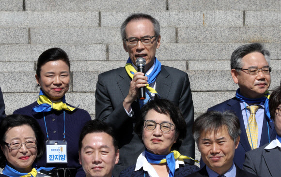 주진형 전 한화투자증권 사장이 지난 3월 서울 여의도 국회 본청앞 계단에서 열린 열린민주당 비례대표 후보자 출마자 기자회견에서 발언하고 있다. /연합뉴스