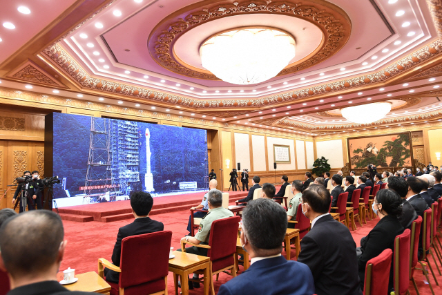 31일 중국 베이징 인민회의당에서 시진핑 국가주석이 참석한 가운데 베이더우 위성항법시스템 개통식이 진행되고 있다. /신화연합뉴스