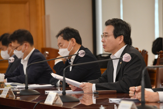 김용범 기획재정부 1차관이 4일 정부서울청사에서 열린 거시경제금융회의에서 모두발언을 하고 있다. /사진제공=기획재정부