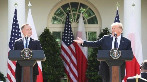 트럼프 미국 대통령(오른쪽)과 두다 폴란드 대통령 /EPA연합뉴스