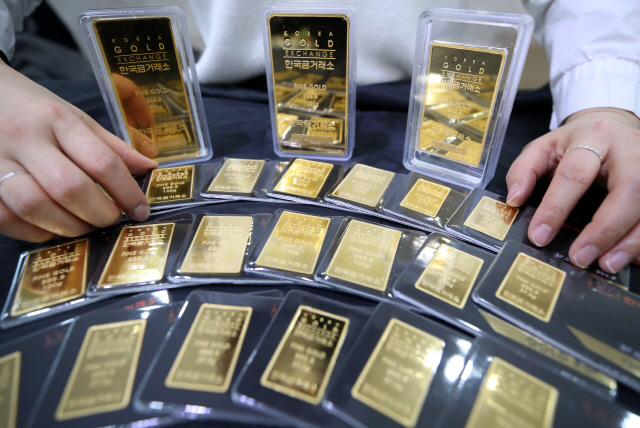 코로나19 팬데믹 선언 이후 안전자산으로 인식되면서 금값이 고공행진을 이어가고 있다. /연합뉴스
