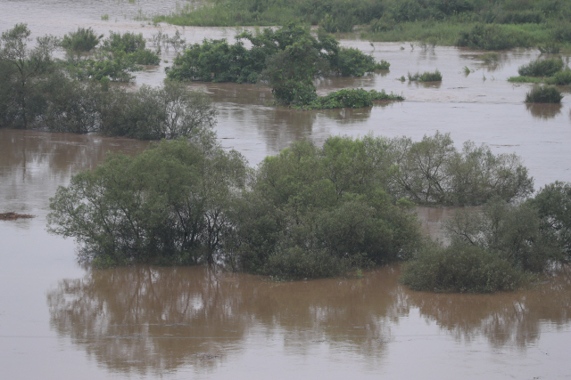 필승교·군남댐 수위 점차 내려가…파주·연천 대피 주민들 속속 귀가