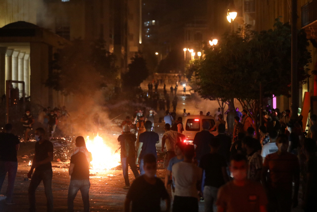 '폭발참사는 人災'…레바논 反정부 시위 불붙었다